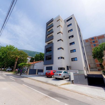 N Apartments Sutomore Exterior photo